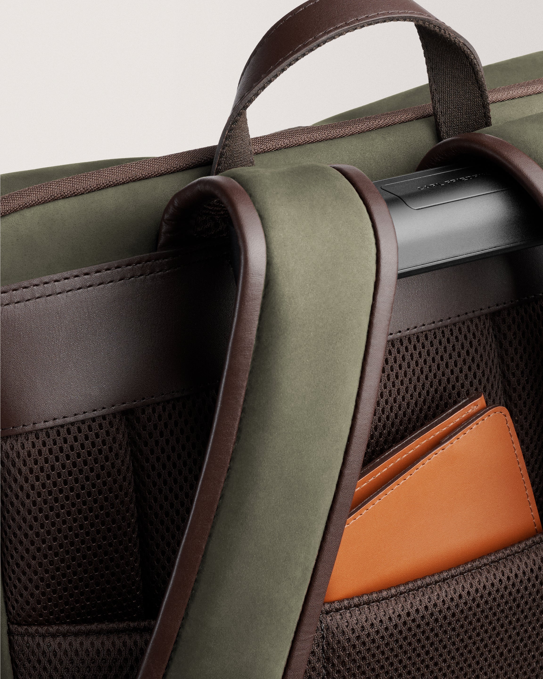 City-hopper Backpack olive