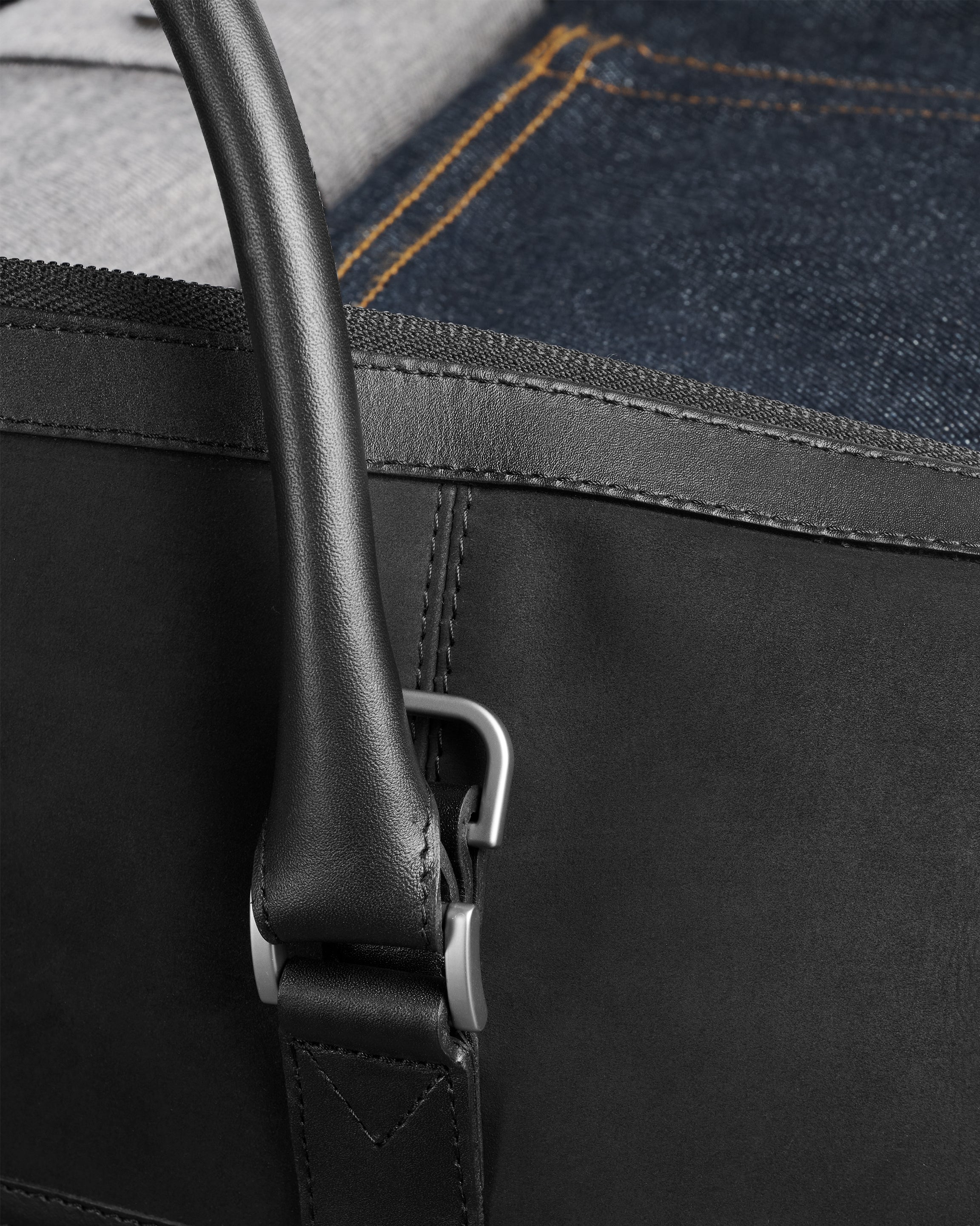 Compact Weekender black