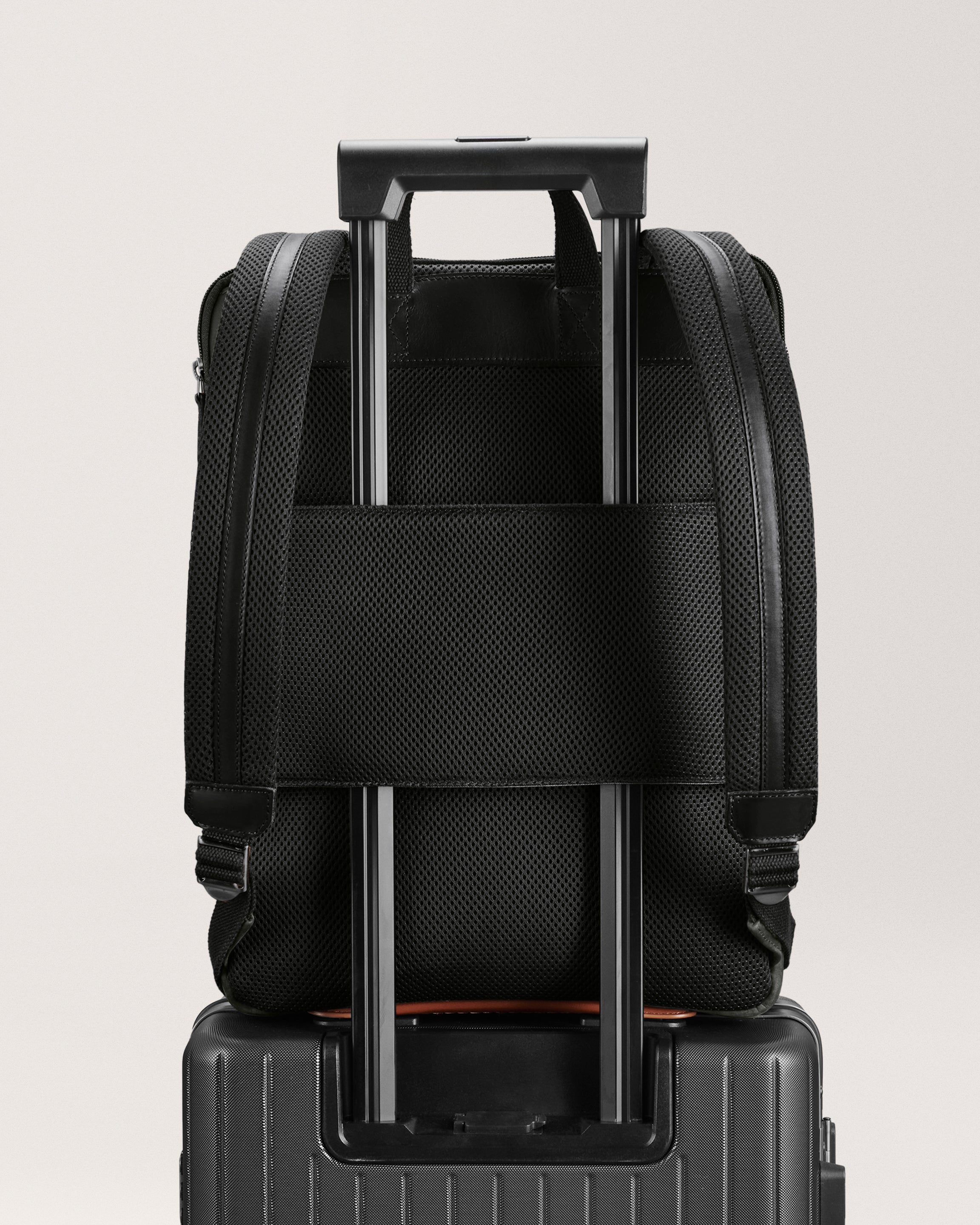 City-hopper Backpack charcoal