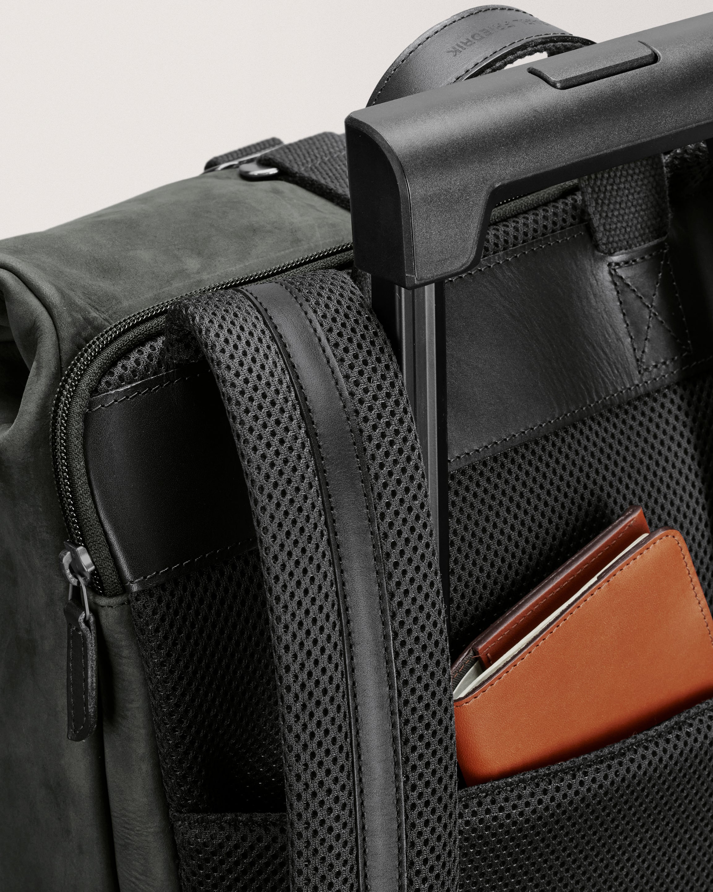 City-hopper Backpack charcoal