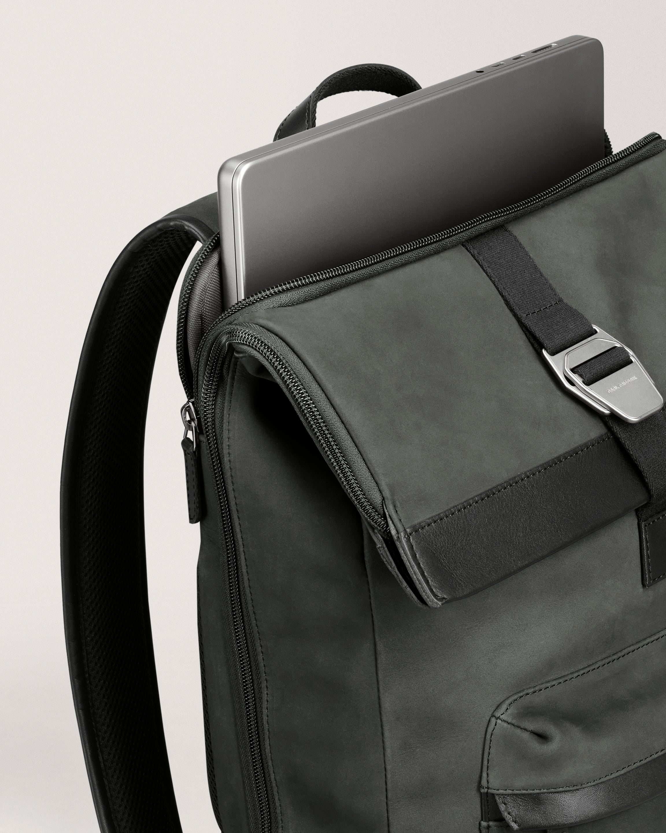 City-hopper Backpack charcoal