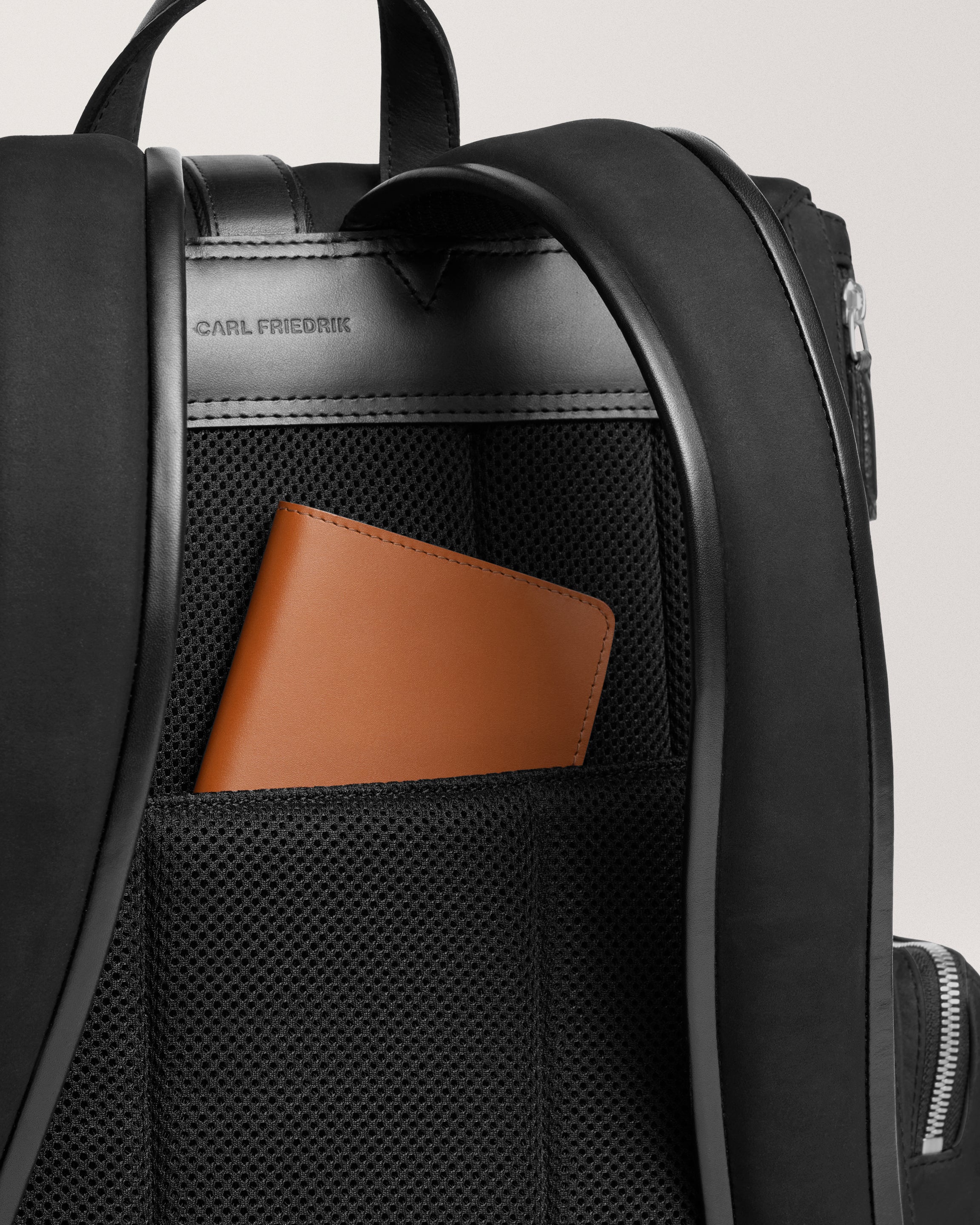 Traverse Backpack black