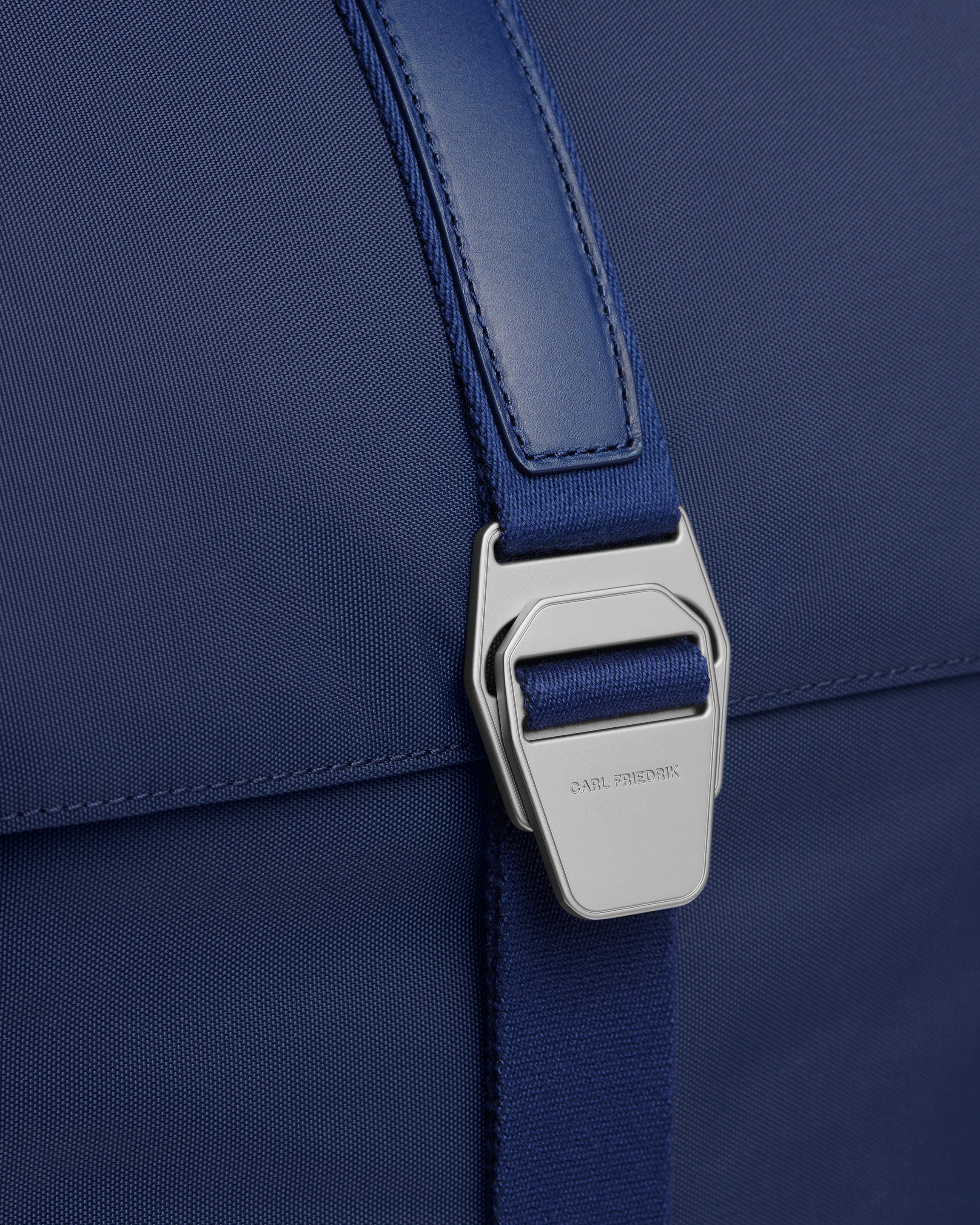 Traverse Backpack navy