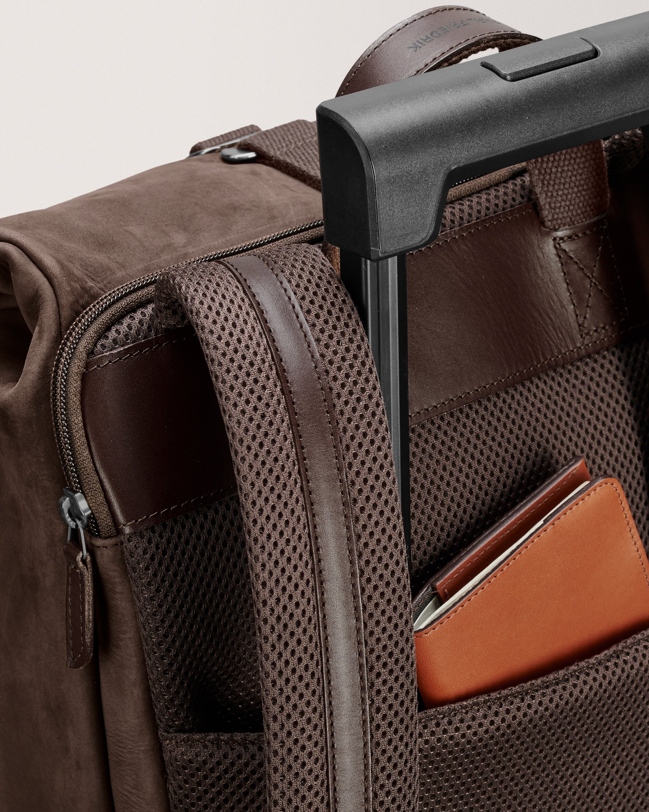 City-hopper Backpack - Return chocolate