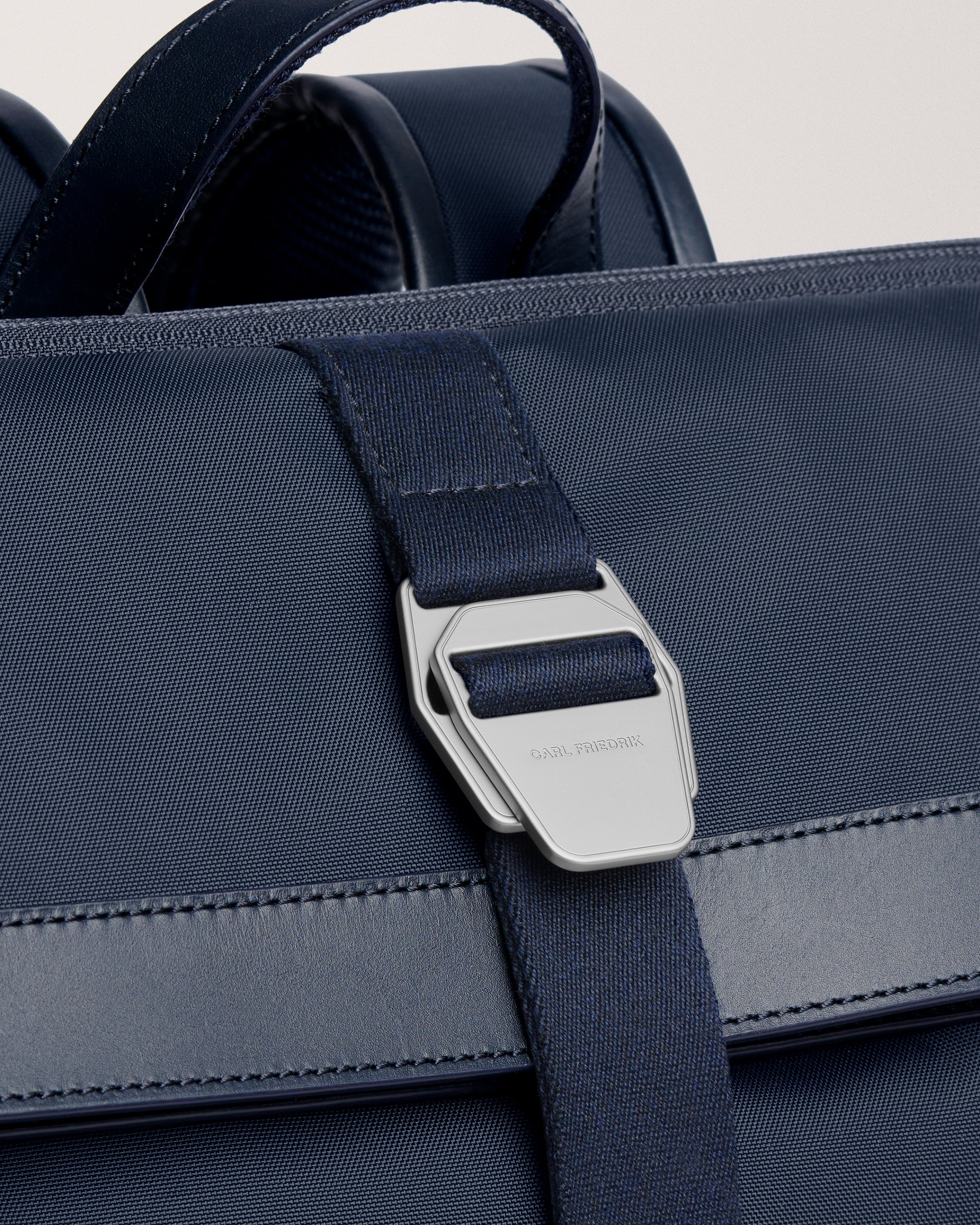 City-hopper Backpack navy