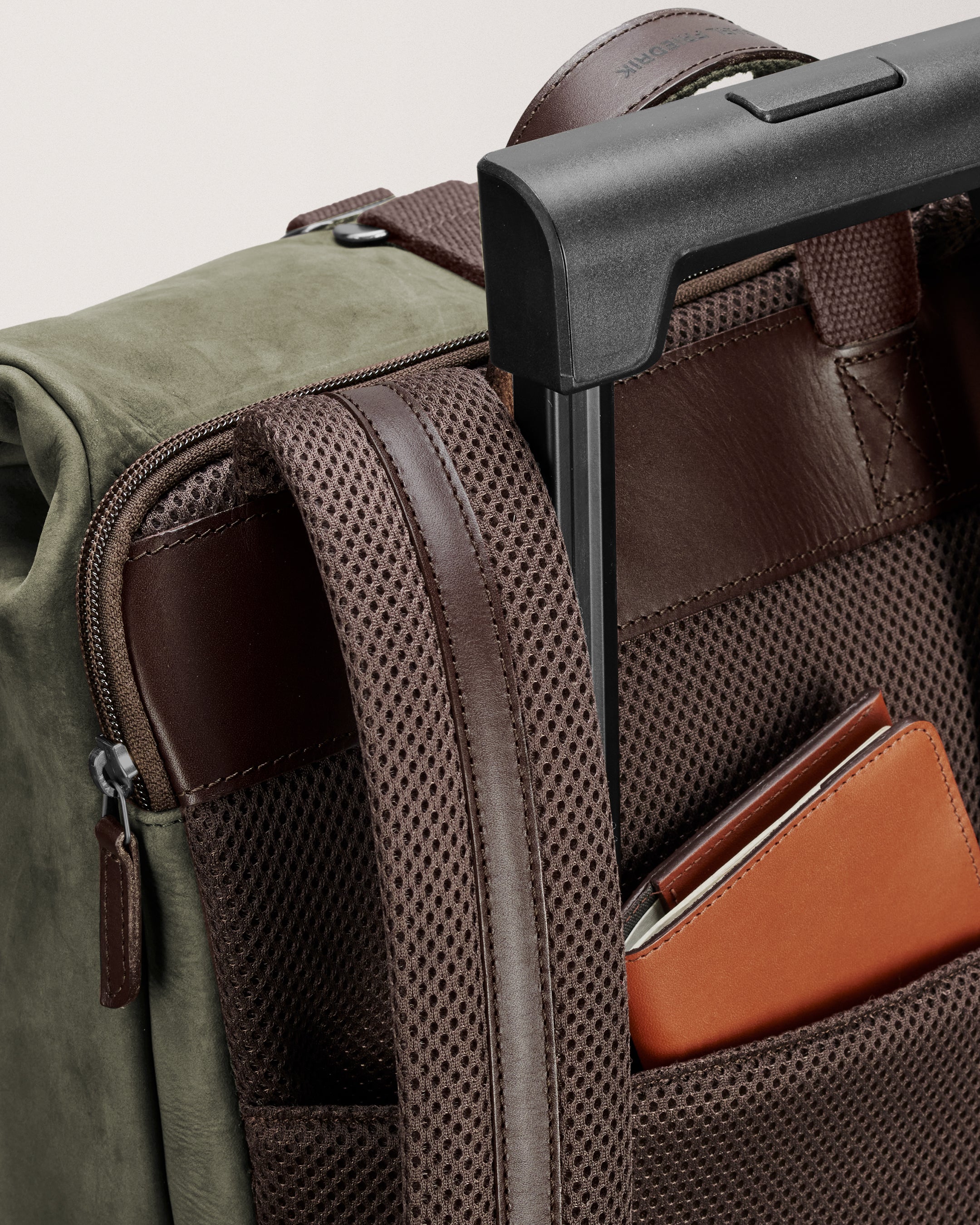 City-hopper Backpack - Return olive