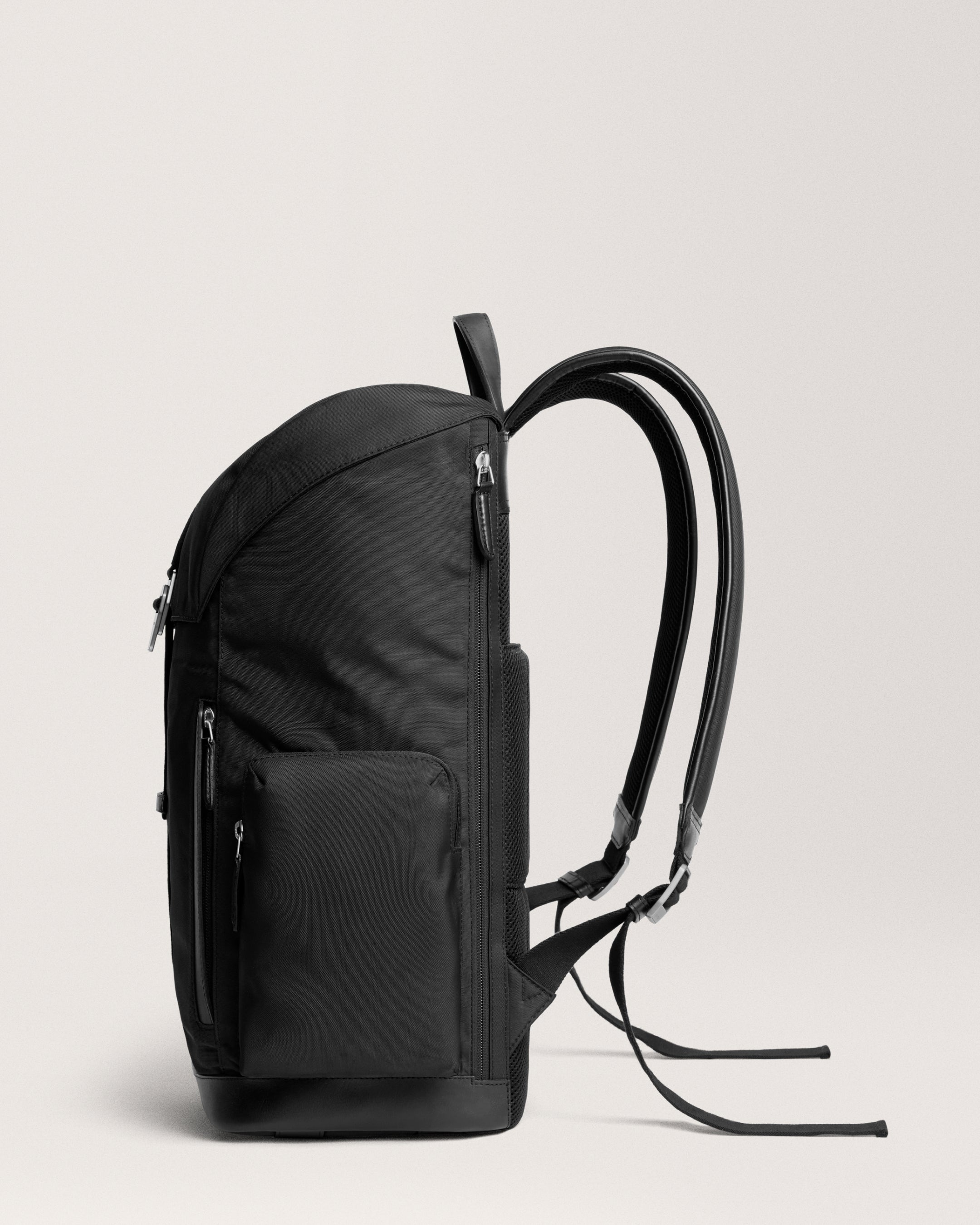 Traverse Backpack black