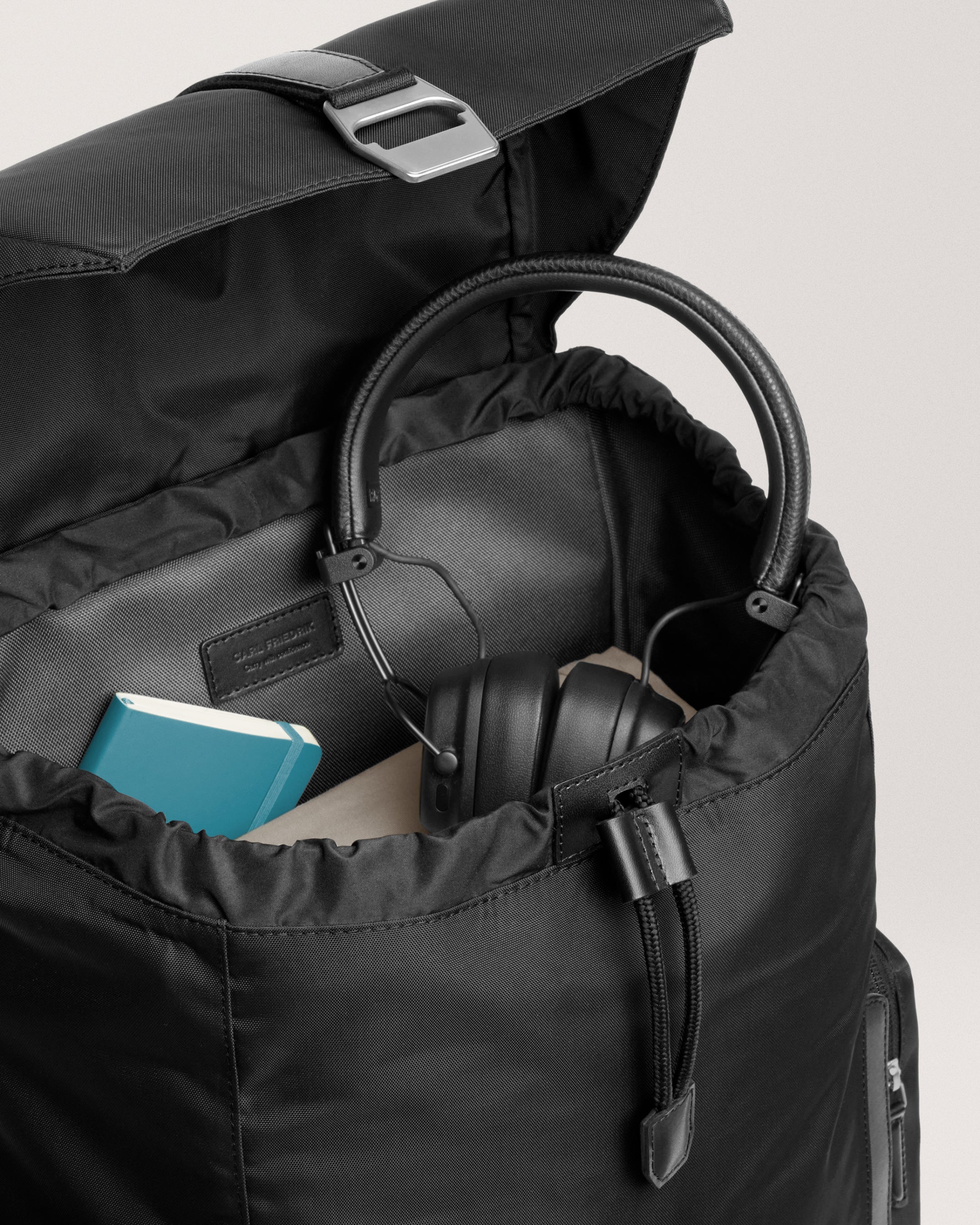 Traverse Backpack black