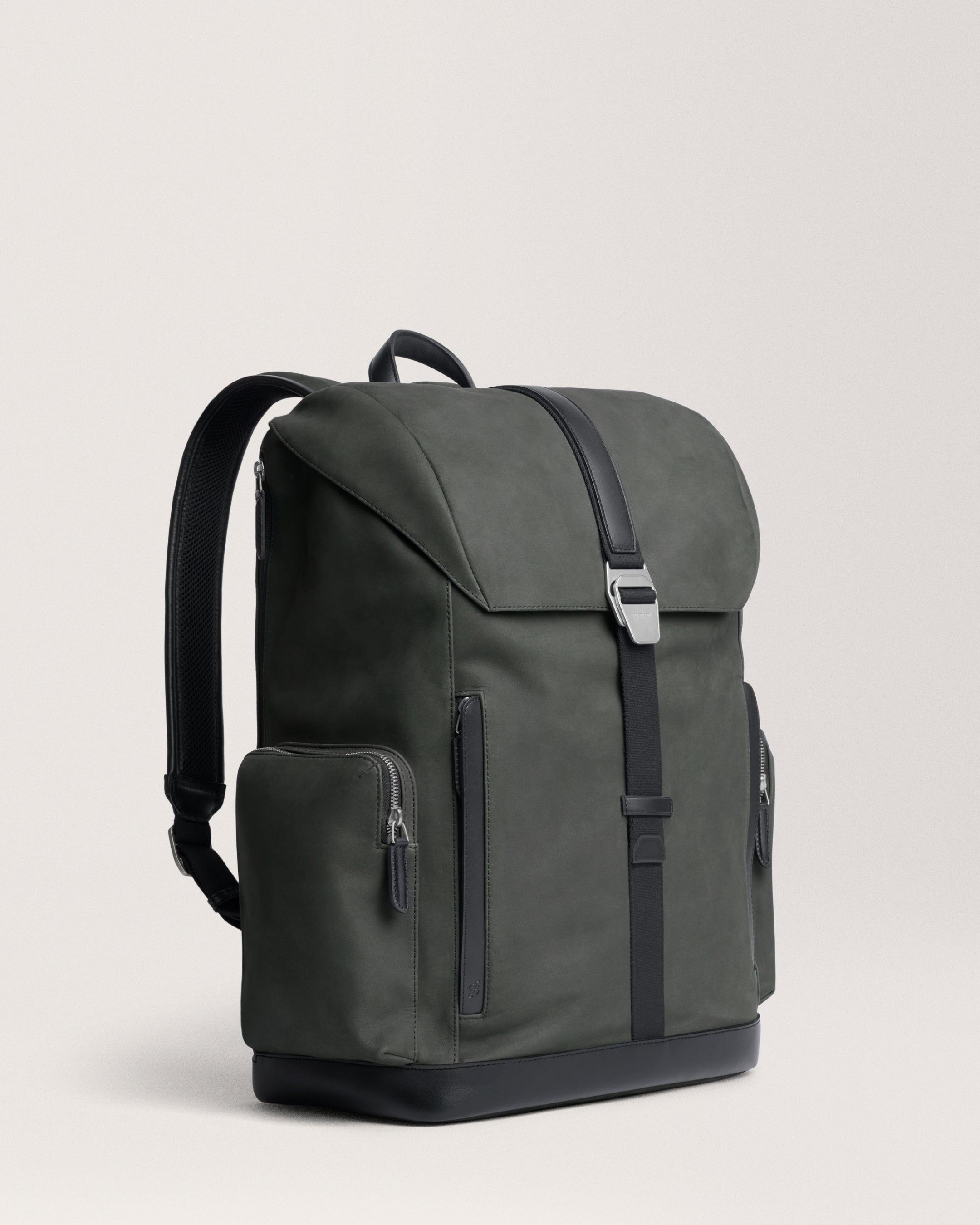 Traverse Backpack charcoal