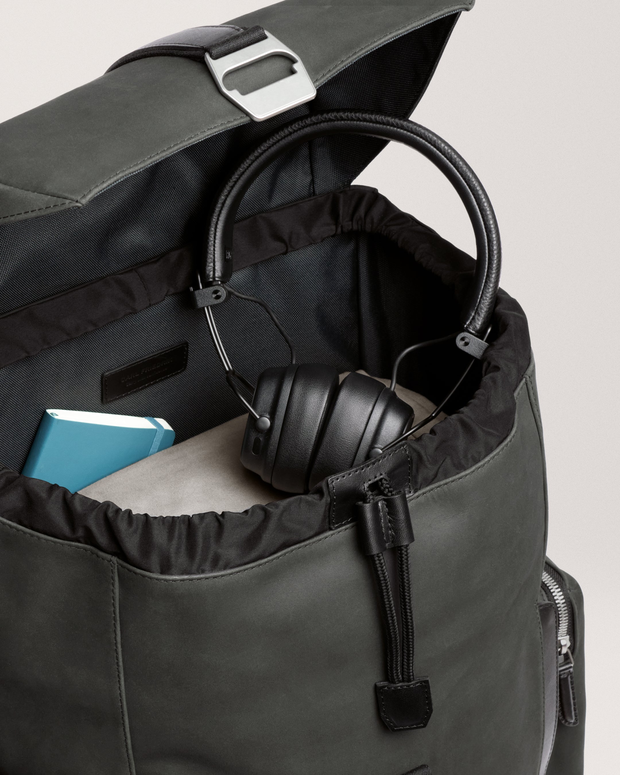 Traverse Backpack charcoal