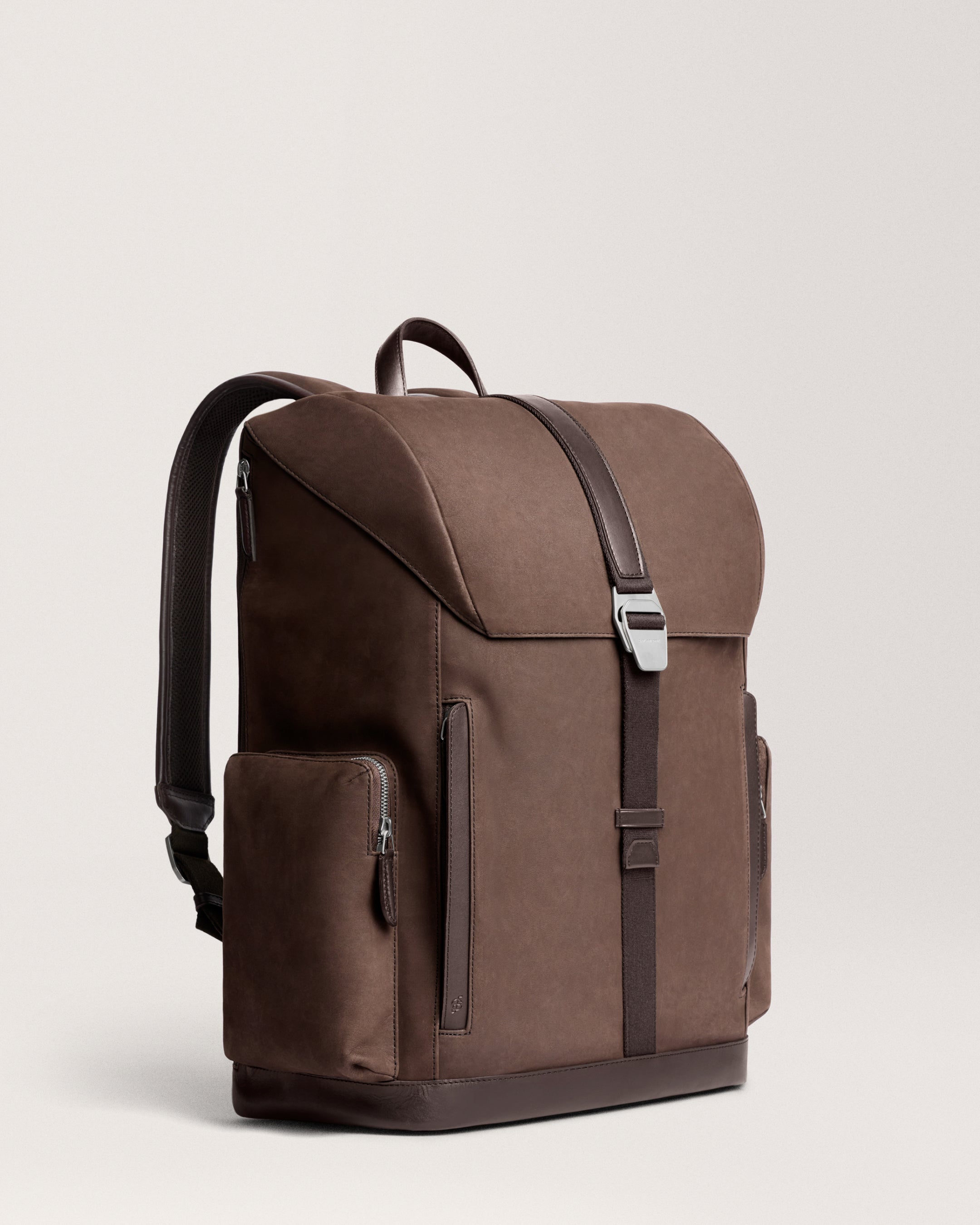 Traverse Backpack chocolate